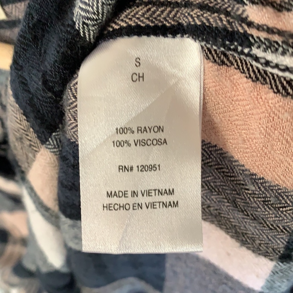 Olive and Oak flannel long sleeve - Picture 4 of 8